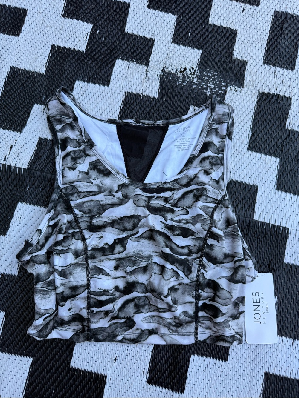 Cropped Athletic Top Black & White